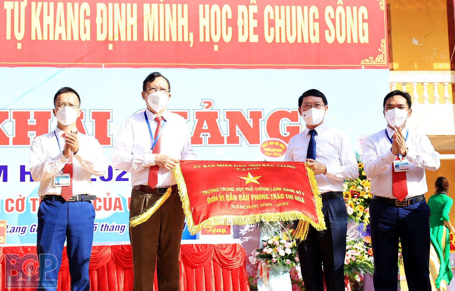 le-anh-duong-tham-truong-lang-gian-so-3-1630852197.jpg