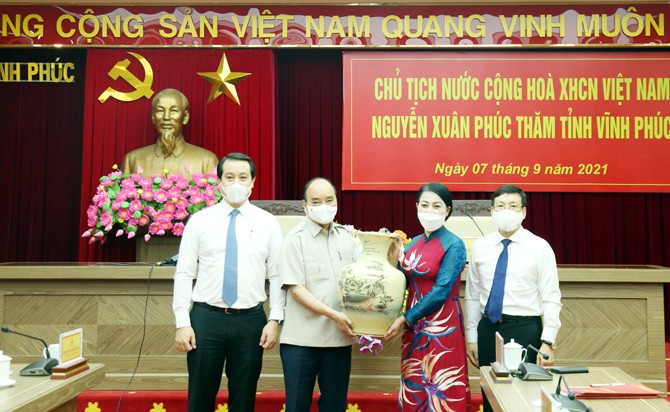 nguyen-xuan-phuc-tham-vinh-phuc4-1631023361.jpg