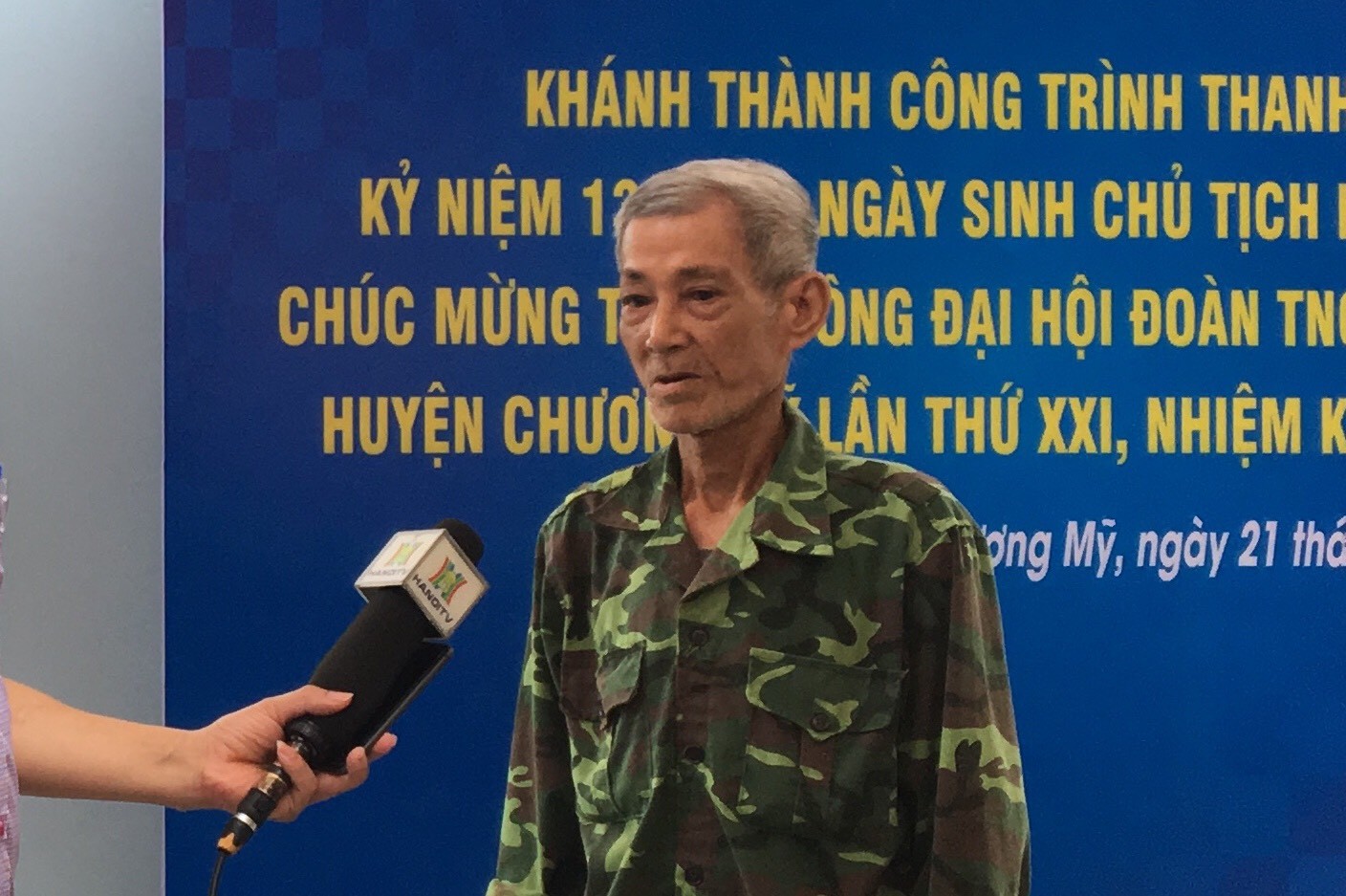 anh-4-ong-nam-xuc-dong-1653139469.jpg