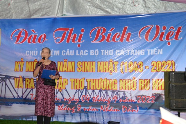 ra-mat-tap-tho-bich-viet2-1662524255.jpg