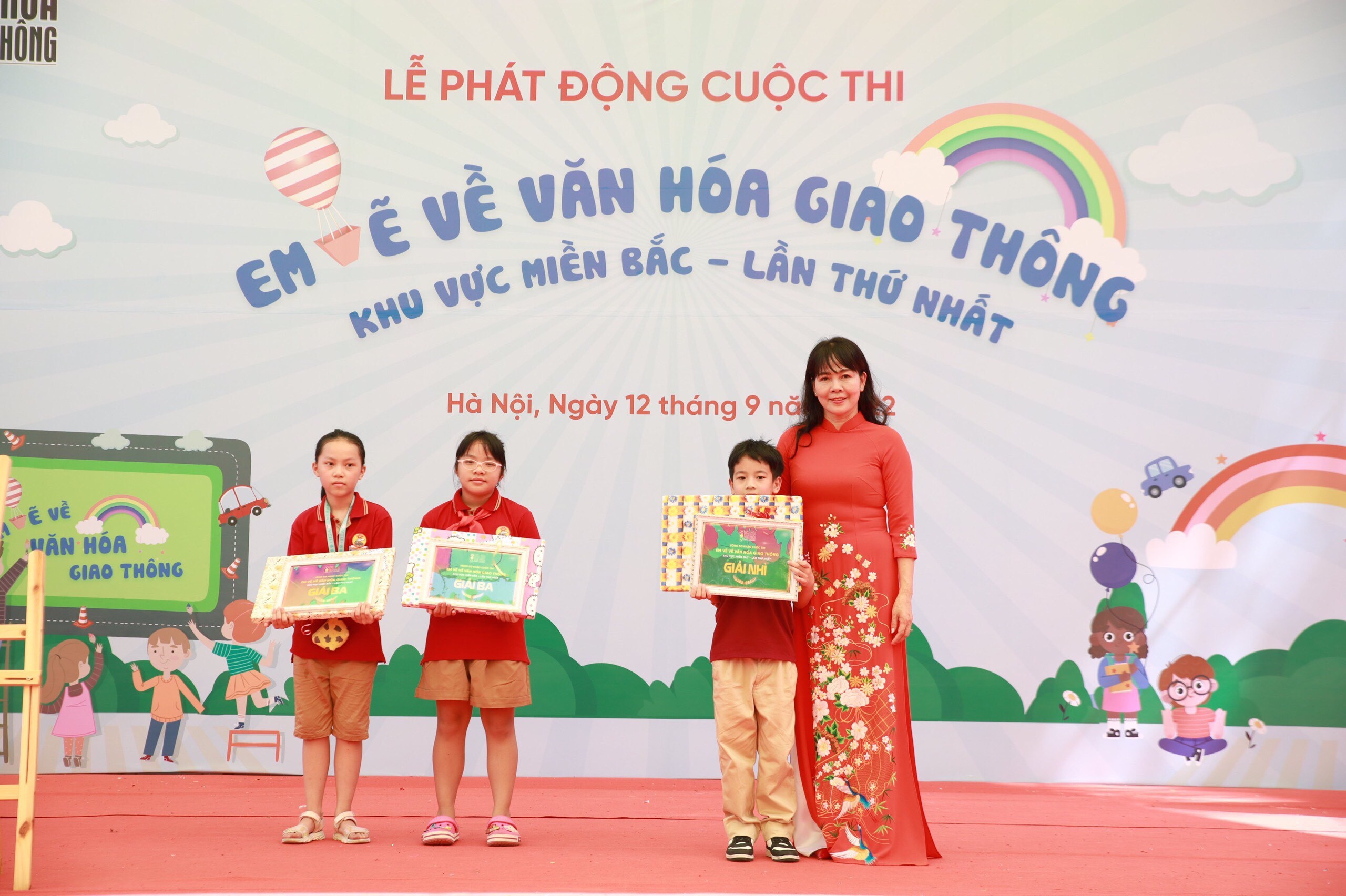 em-ve-ve-van-hoa-giao-thong-2-1662997398.jpg