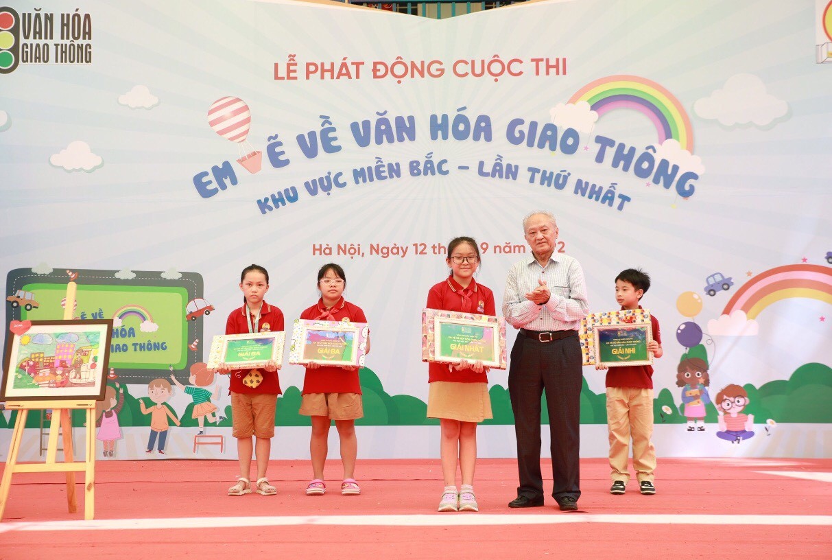 em-ve-ve-van-hoa-giao-thong-4-1662997645.jpg