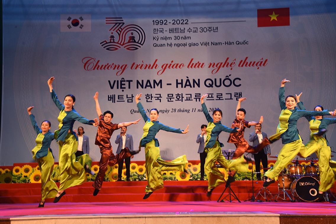 12-tiet-muc-hat-mua-cua-trung-tam-van-hoa-nghe-thuat-tinh-dsc-9334-1669715851.jpg