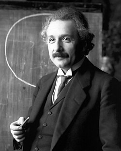 b3-albert-einstein-1674748192.jpg