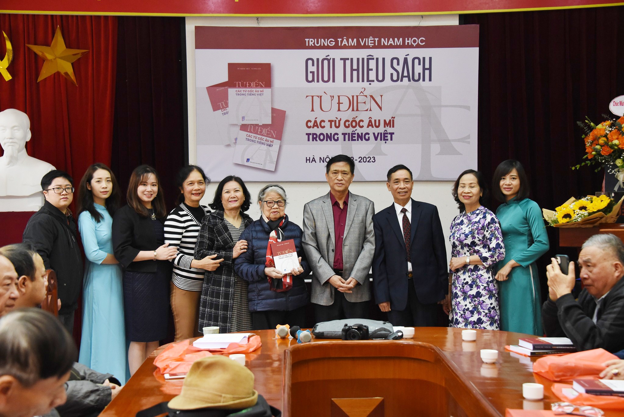 gioi-thieu-sach-4-1676736777.jpg