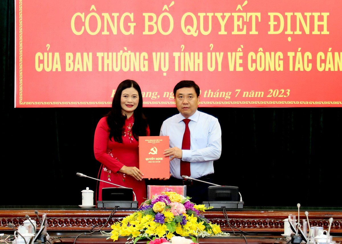 trao-quyet-dinh-1689737843.jpg