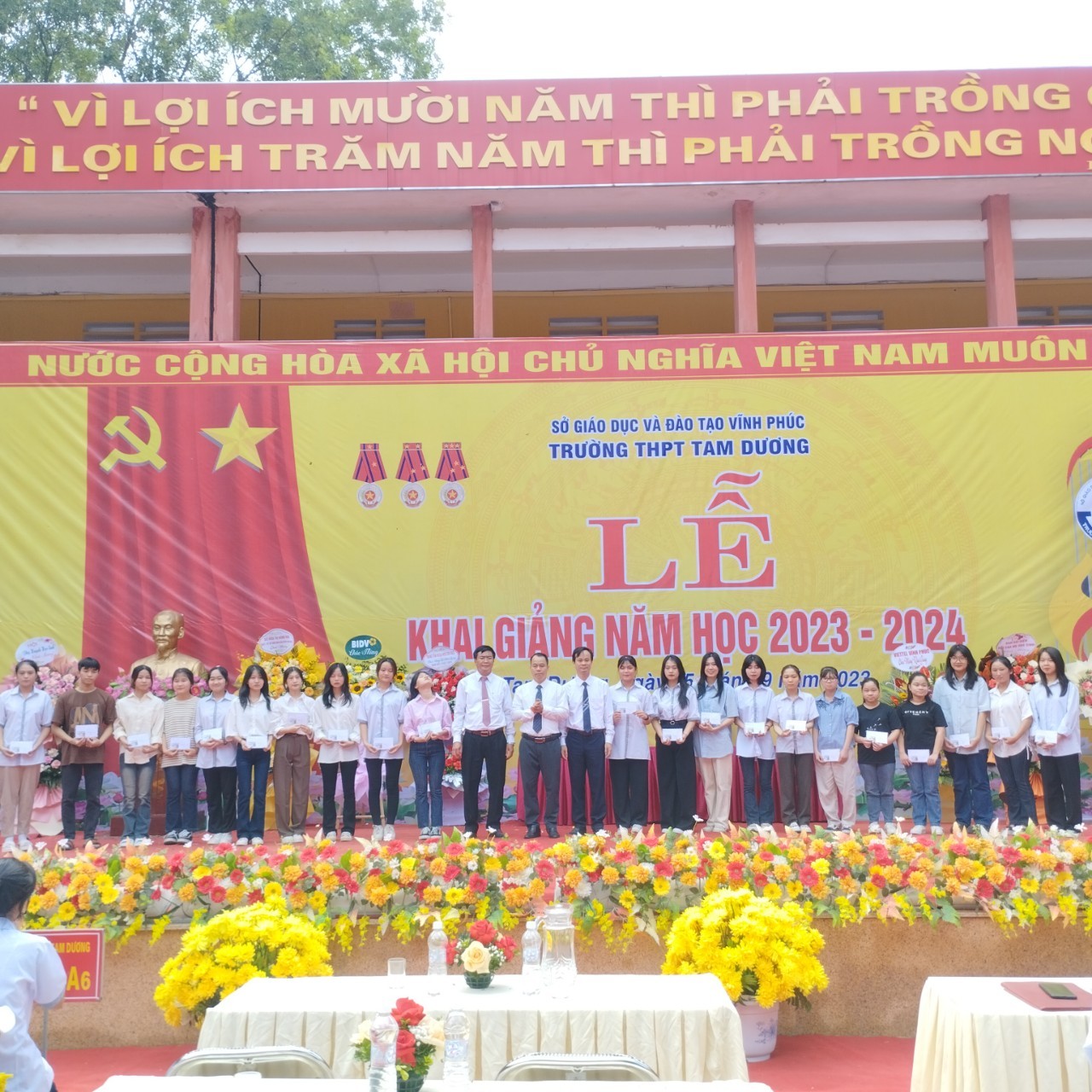 thpt-tam-duong-trao-thuong-1693880545.jpg