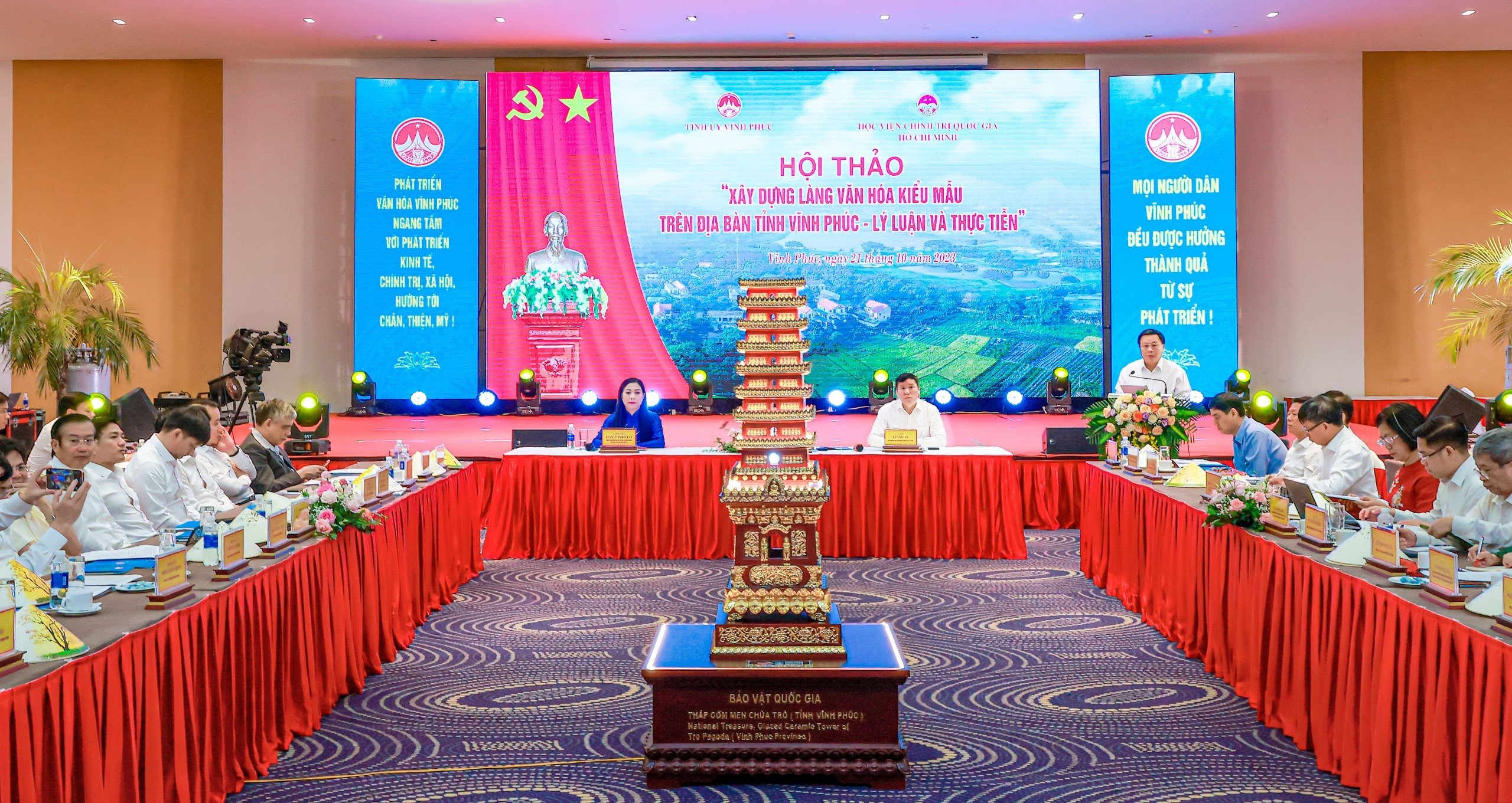 quang-canh-hoi-thao1-1698374473.jpg