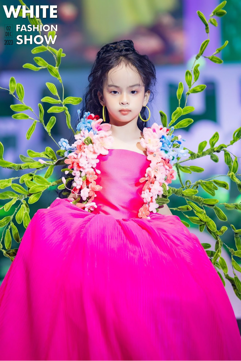 model-kid-dao-diem-chau-1-1701766402.png