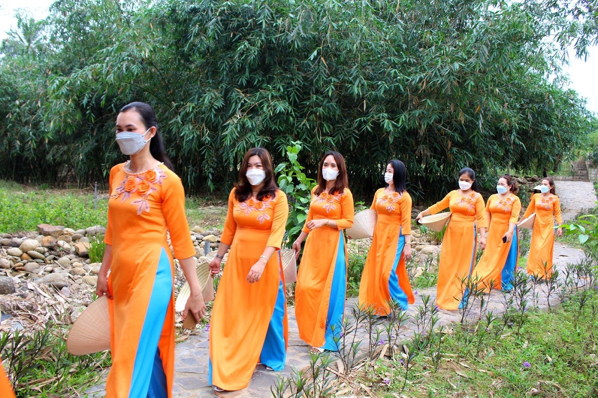 nho-nhung-van-tho-dan-da-dong-hanh-cung-cuoc-thi-ao-dai-duyen-dang-viet-nam-7-1709866733.JPG