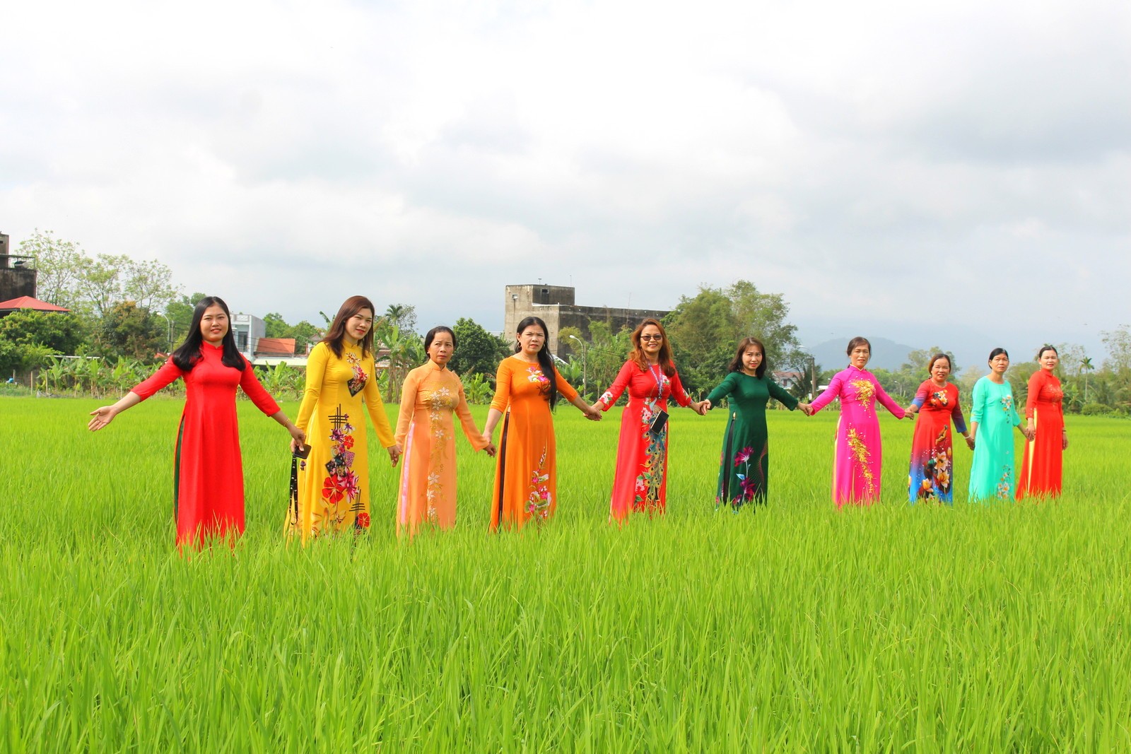 nho-nhung-van-tho-dan-da-dong-hanh-cung-cuoc-thi-ao-dai-duyen-dang-viet-nam-9-1709866843.JPG