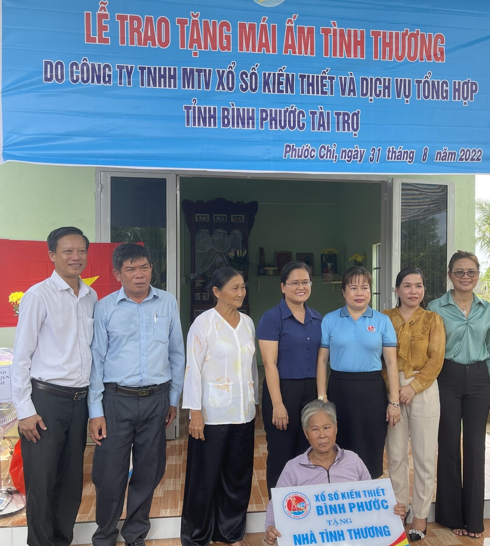 dong-chi-nguyen-thi-thanh-thuy-thu-3-tu-phai-sang-trong-mot-dip-thuc-hien-cong-tac-an-sinh-xa-hoi-1709939723.jpg