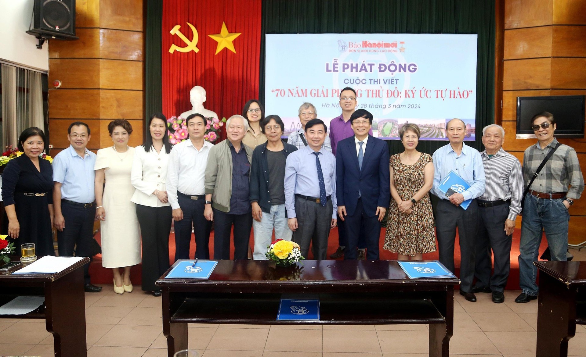 cac-dai-bieu-du-le-phat-dong-cuoc-thi-viet-70-nam-giai-phong-thu-do-ky-uc-tu-hao-1711651379.jpg