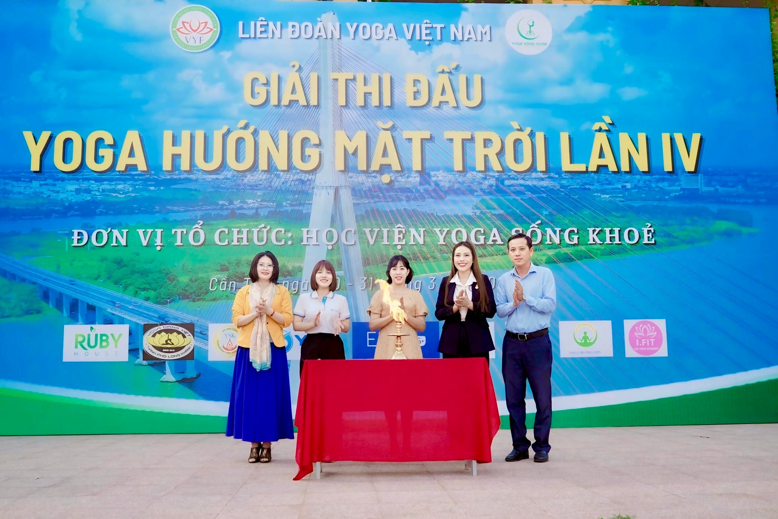 thanh-cong-cua-giai-se-lan-toa-va-phat-trien-hon-nua-nhung-gia-tri-tich-cuc-cua-yoga-voi-suc-khoe-sac-dep-cua-moi-nguoi-1711880867.jpg