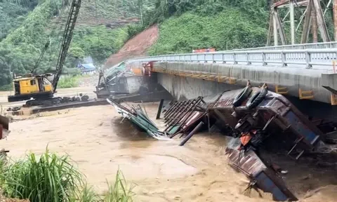 Liên tiếp sự cố tàu bị mắc kẹt trên sông Lô, sông Thao khu vực vùng núi phía Bắc