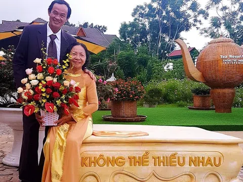 Hắn và hoa