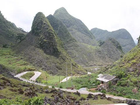 Hà Giang: Hạn chế phương tiện trên một số tuyến đường phục vụ Lễ hội Chợ Phong lưu Khâu Vai