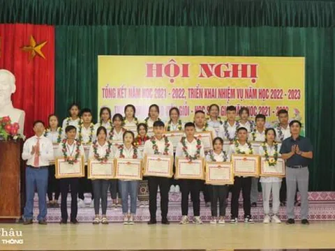 UBND huyện Quỳ Châu (Nghệ An) Tổ chức hội nghị Tổng kết năm học 2021 – 2022