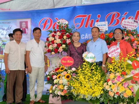 Bắc Giang: Ra mắt và bình tập thơ “ Thương nhớ ru nhau” của tác giả Đào Thị Bích Việt