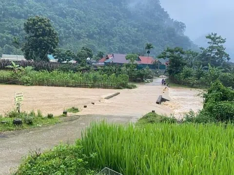 Nghệ An: Mưa lớn kéo dài đã gây ngập lụt ở một số nơi tại các huyện miền núi