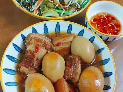 Thịt kho hột vịt