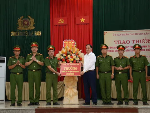 Vĩnh Phúc: Thưởng "nóng" Công an huyện Lập Thạch về thành tích đấu tranh phòng, chống tội phạm