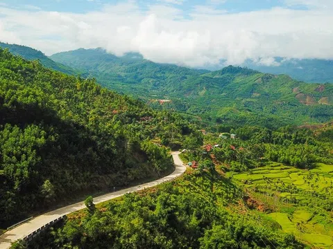 Bài thơ “Trường Sơn Đông, Trường Sơn Tây”, khúc hát yêu thương của một thời hoa lửa