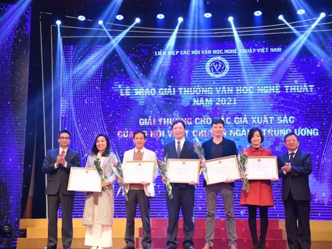 Trao giải thưởng Văn học nghệ thuật năm 2021