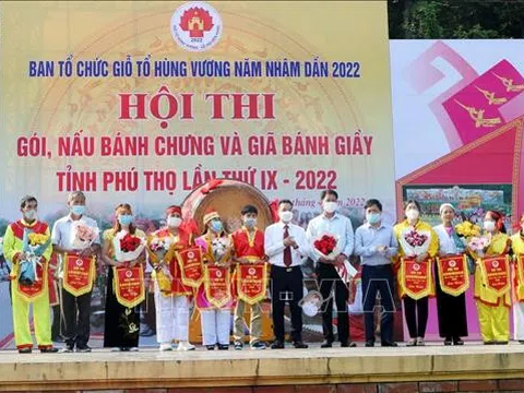 Phú Thọ: Hội thi gói, nấu bánh chưng, giã bánh giầy mừng Giỗ Tổ Hùng Vương - Nét đẹp  gowin99 
 truyền thống