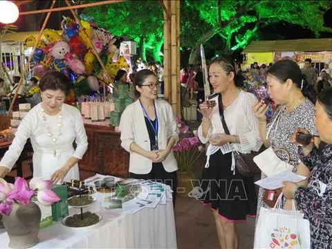 Lễ hội “Ẩm thực Kinh đô Huế với bốn phương” - “Tôn vinh quá khứ - kiến tạo tương lai” thu hút du khách