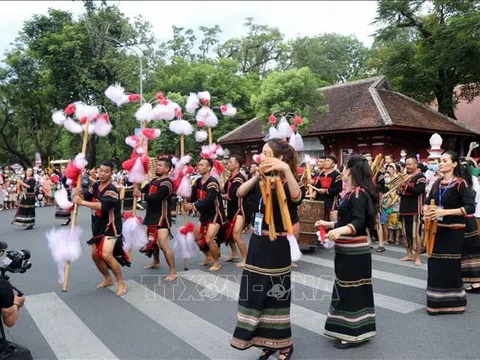 Rực rỡ sắc màu  gowin99 
 lễ hội đường phố trong "Tuần lễ Festival Huế 2022"