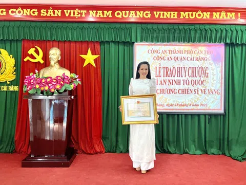 Tiến sĩ Hoa hậu Doanh nhân Việt Nam Toàn cầu Võ Thị Ngọc Giàu đa tài vinh dự được Chủ tịch nước tặng Huy chương chiến sĩ vẻ vang hạng ba