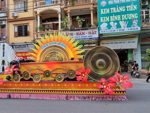 Hòa Bình: Diễu hành đường phố tại Lễ hội Carnival năm 2022