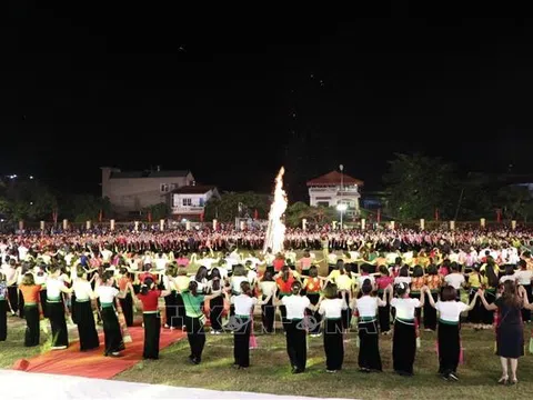 Sắp đón nhận Bằng của UNESCO ghi danh “Nghệ thuật Xòe Thái” và khai mạc Lễ hội  gowin99 
 Du lịch Mường Lò