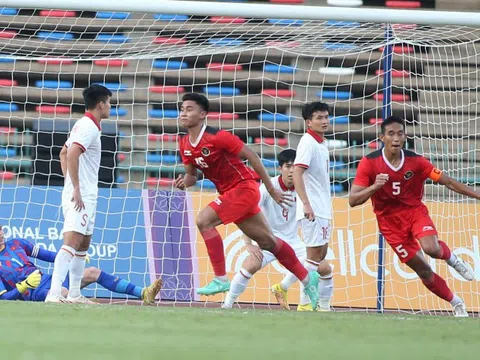 U22 Việt Nam thua U22 Indonesia 2-3 dù đá hơn người ở bán kết SEA Games 32