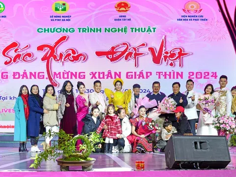 NSƯT Hương Giang để lại những ấn tượng đặc biệt qua Chương trình Nghệ thuật "Sắc Xuân Đất Việt 2024"