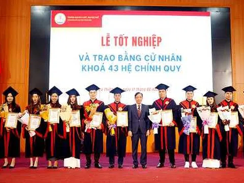 Trường Đại học Luật, Đại học Huế: 543 sinh viên tốt nghiệp, nhận bằng Cử Ngành Luật, Ngành Luật kinh tế.